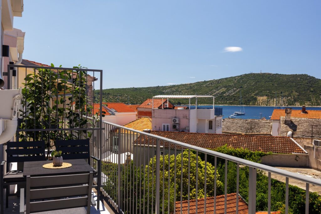 One-Bedroom Apartment with Sea View