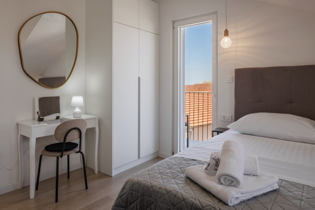 One-Bedroom Apartment with Sea View