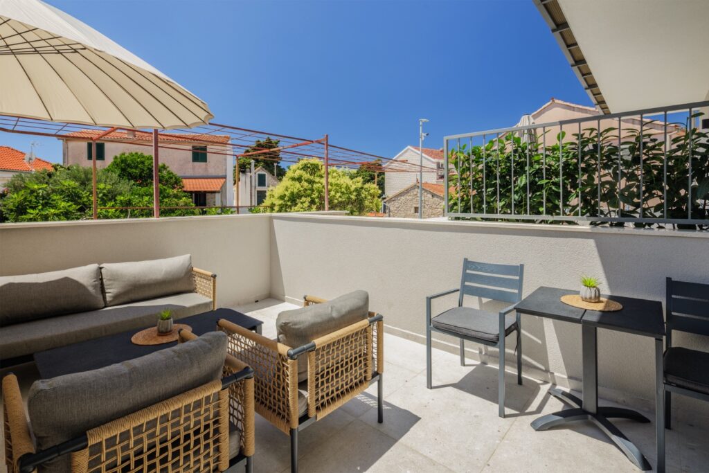 Ground-Floor Two-Bedroom Apartment